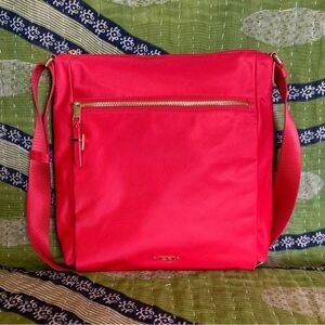 Tumi Red Nylon Voyageur Canton Buyer Favorite Scandi Minimal Crossbody Bag
